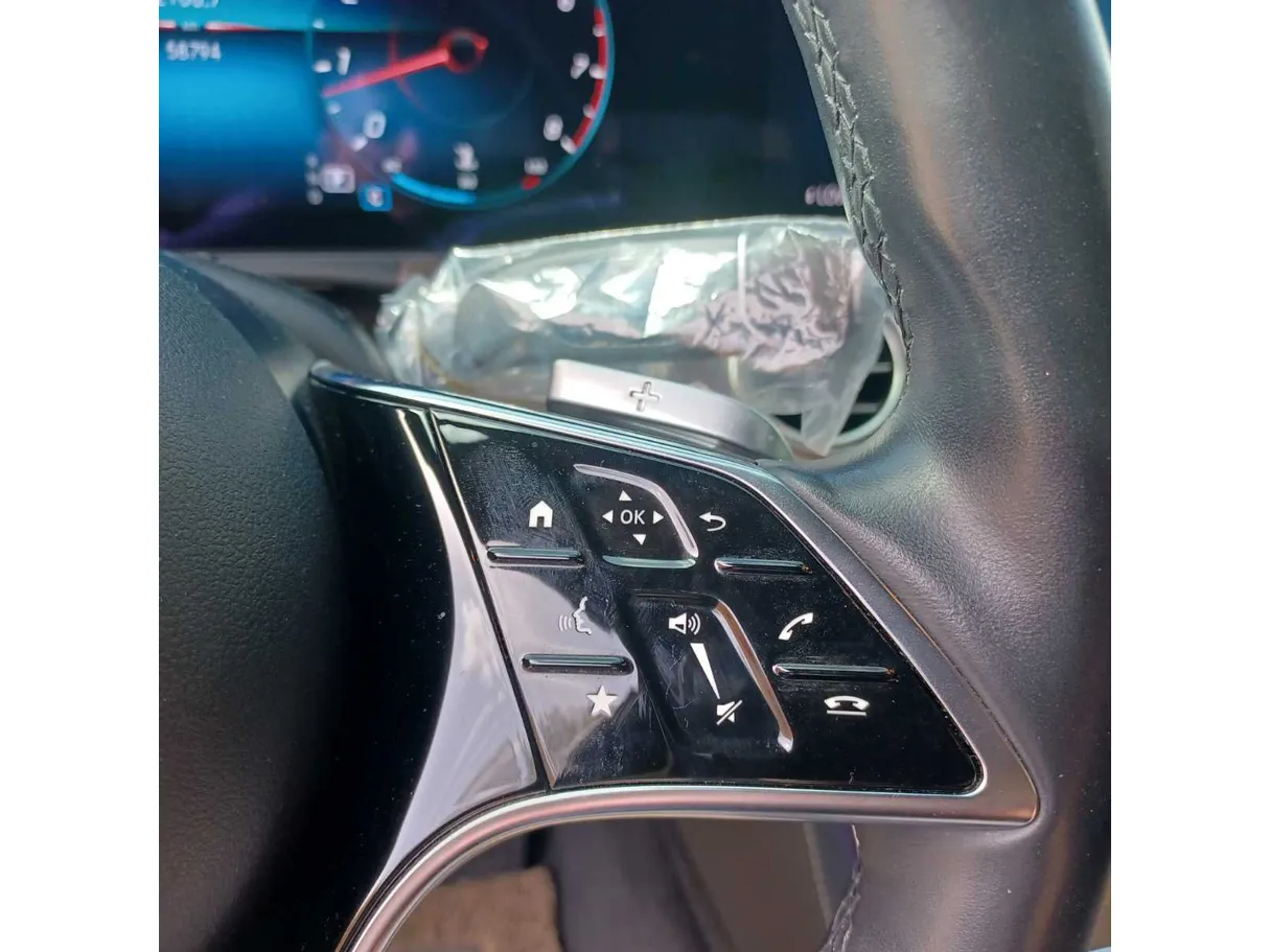 Car image 32