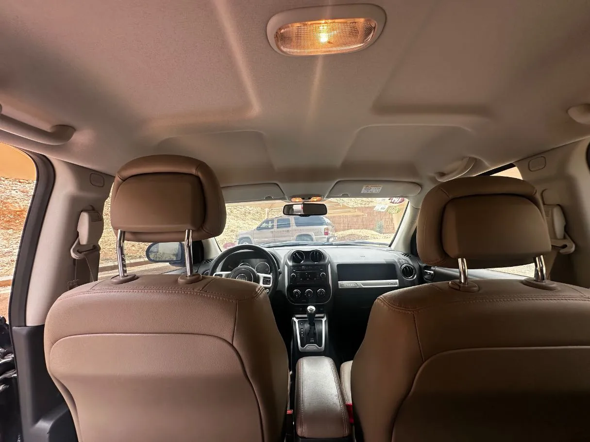 Car image 16