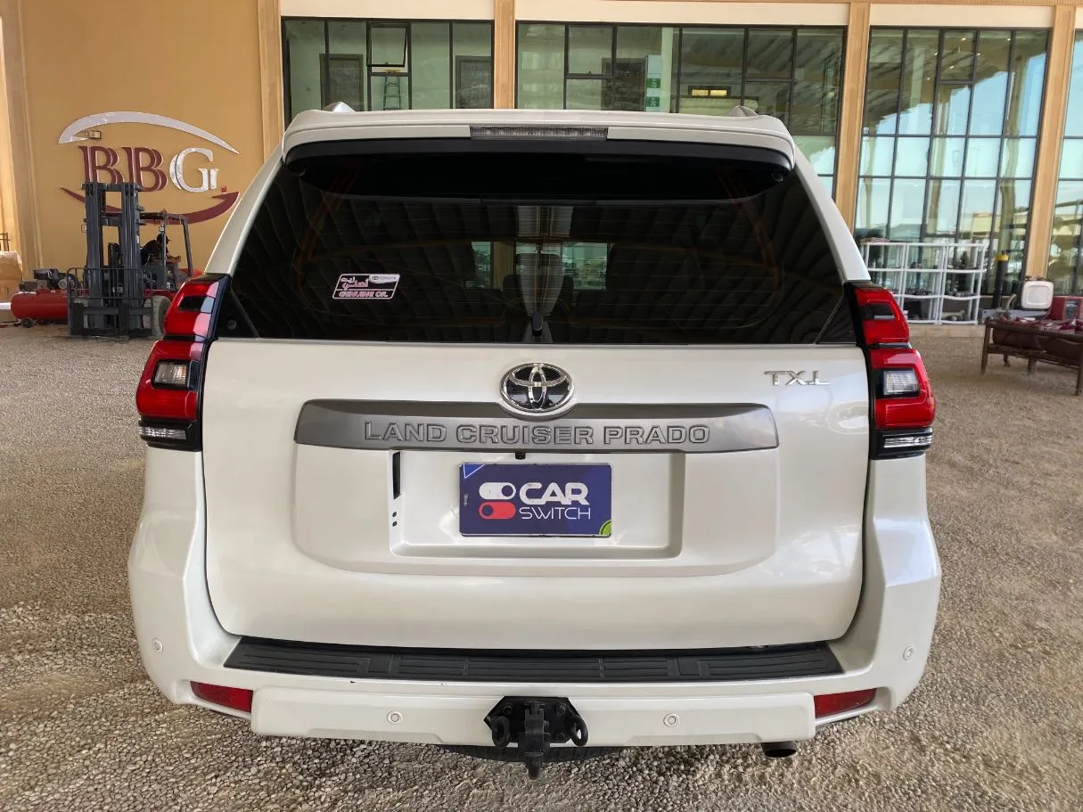 Car image 6