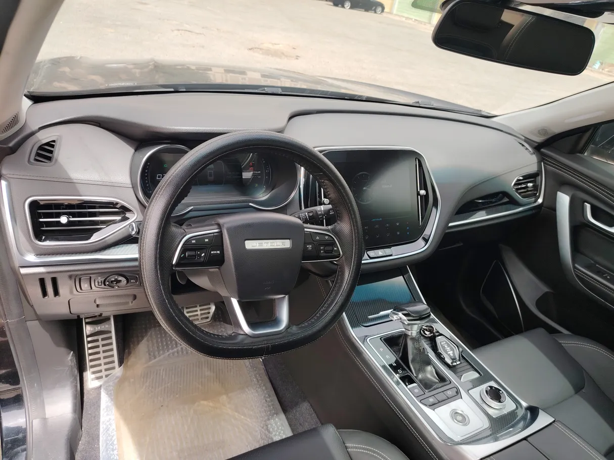 Car image 13