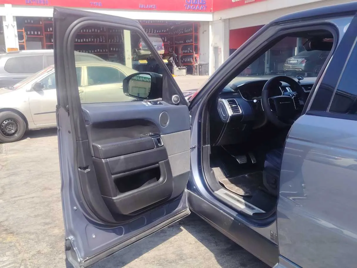 Car image 11