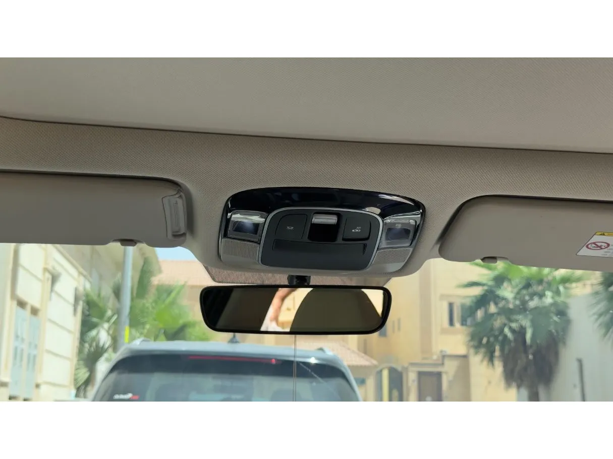 Car image 23