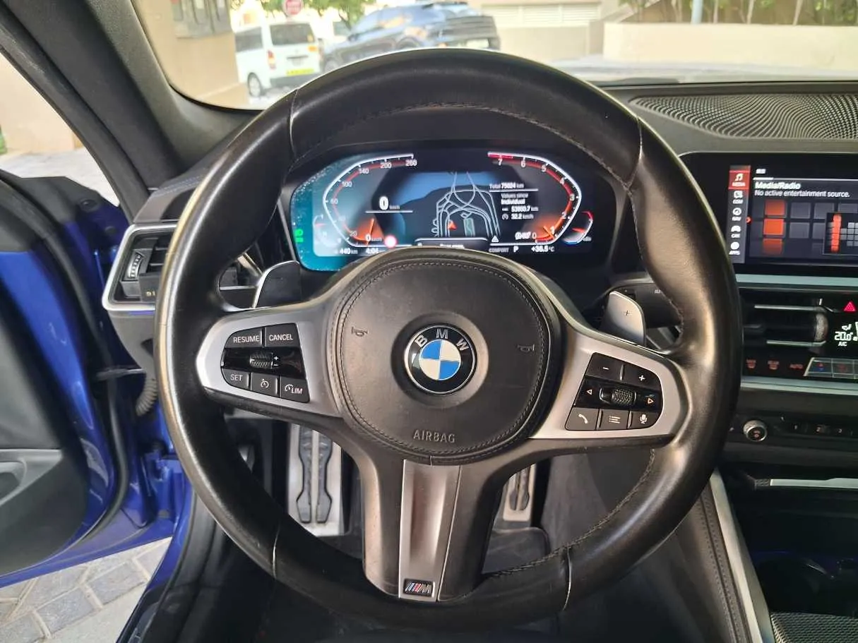 Car image 19