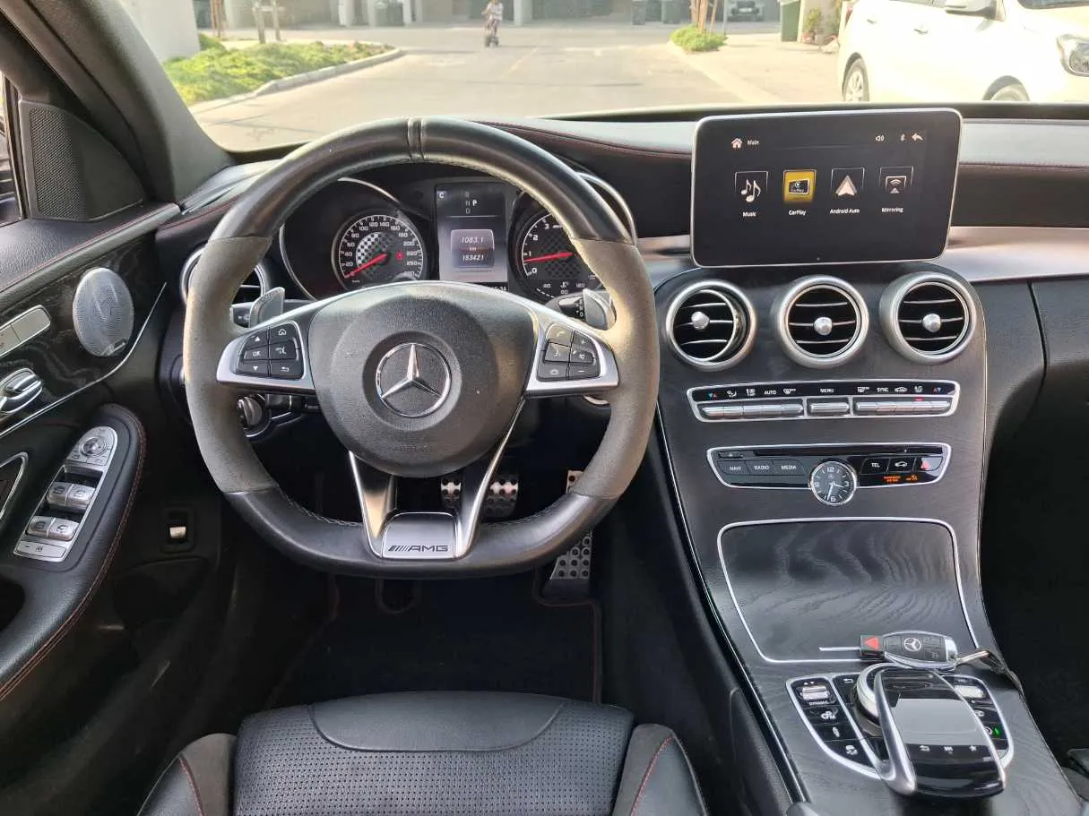 Car image 16