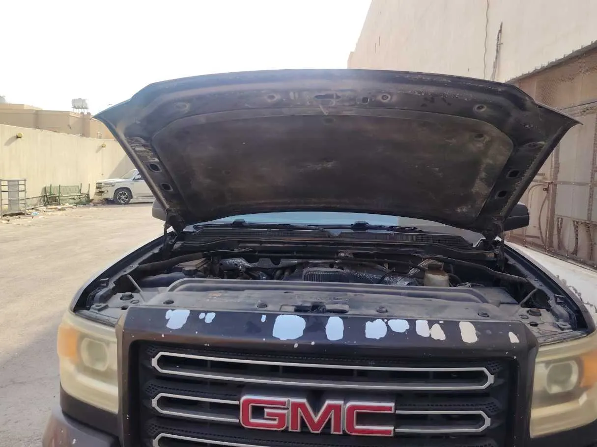 Car image 25