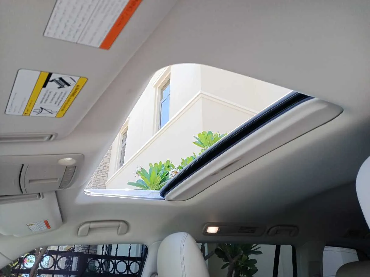 Car image 27