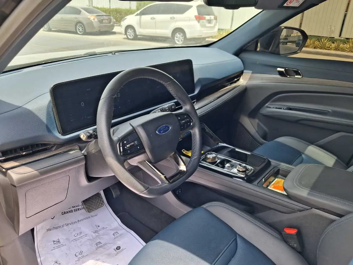 Car image 11