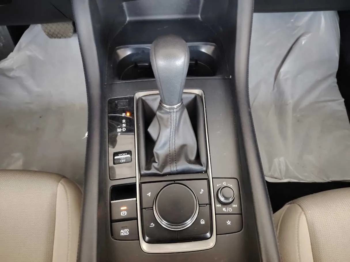 Car image 22
