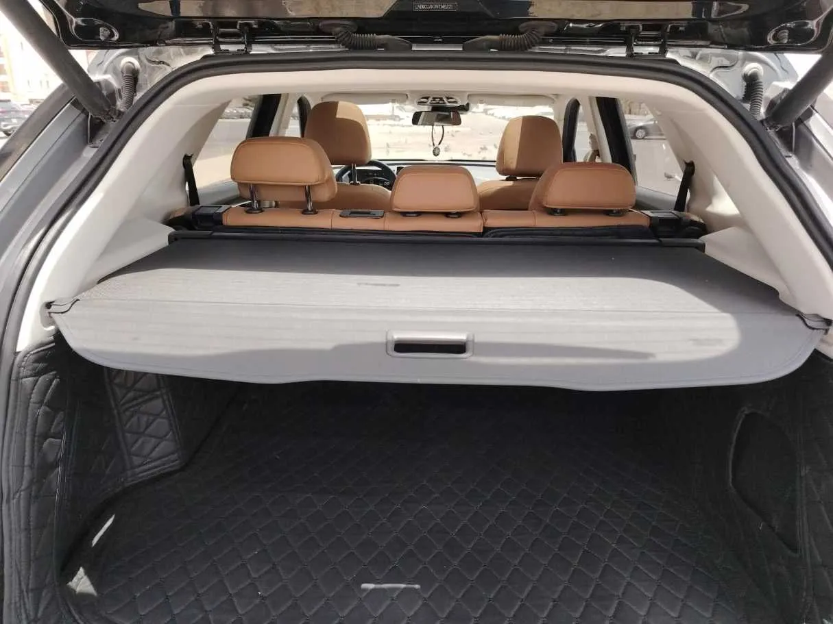 Car image 32