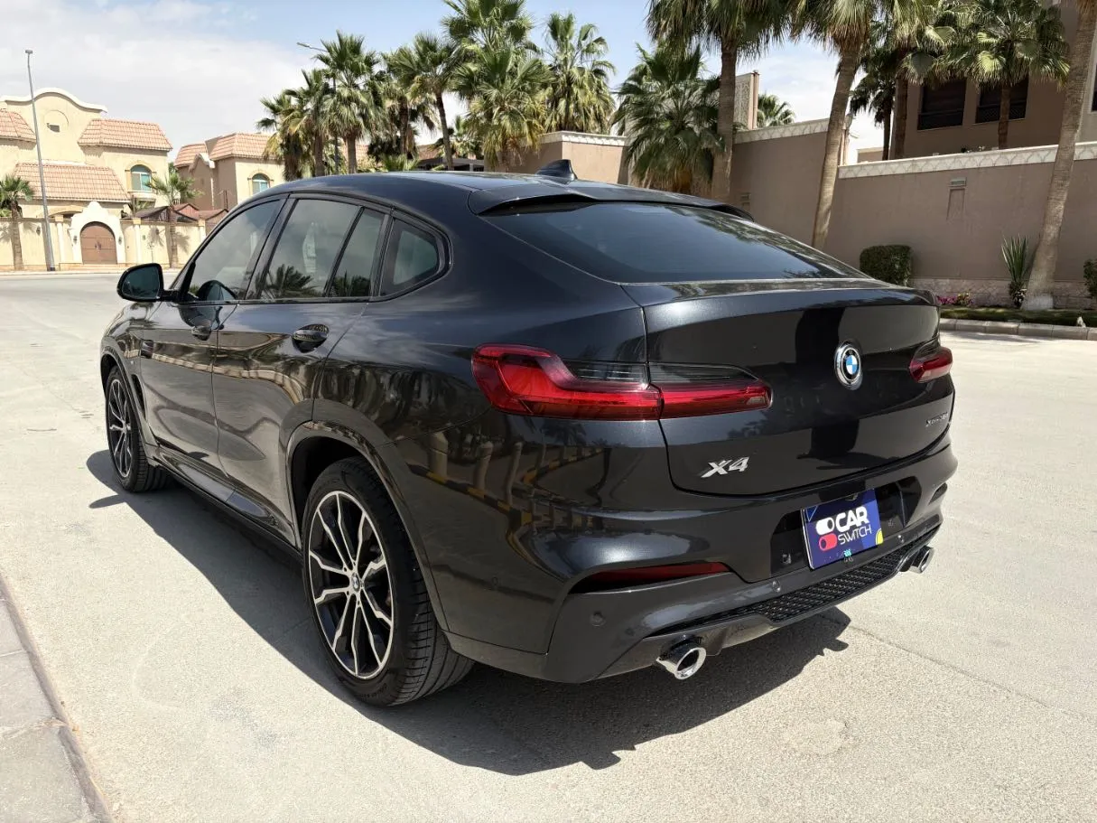 Car image 7
