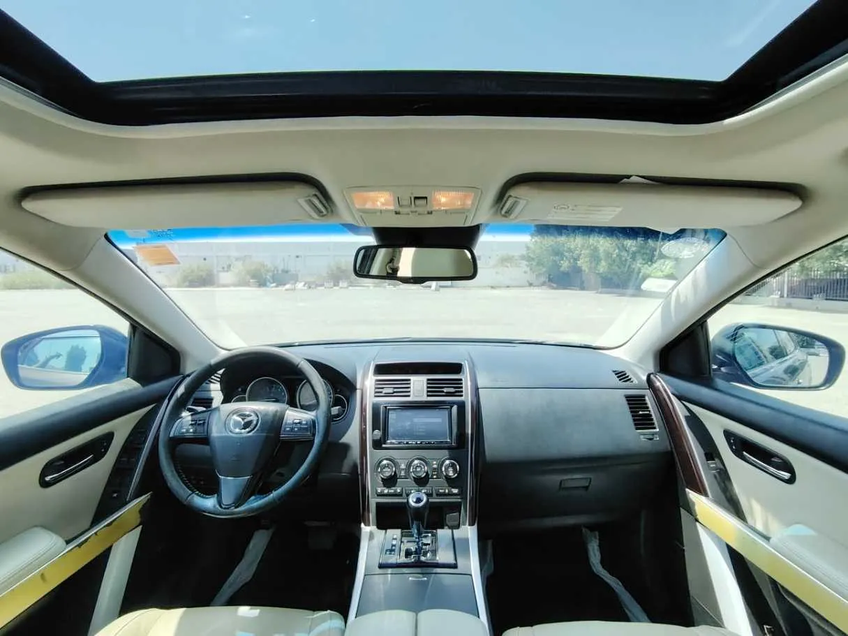 Car image 17