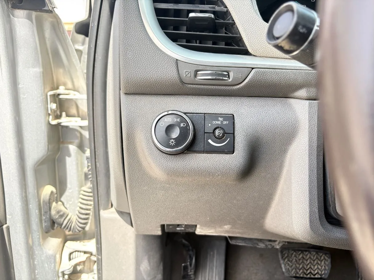Car image 26