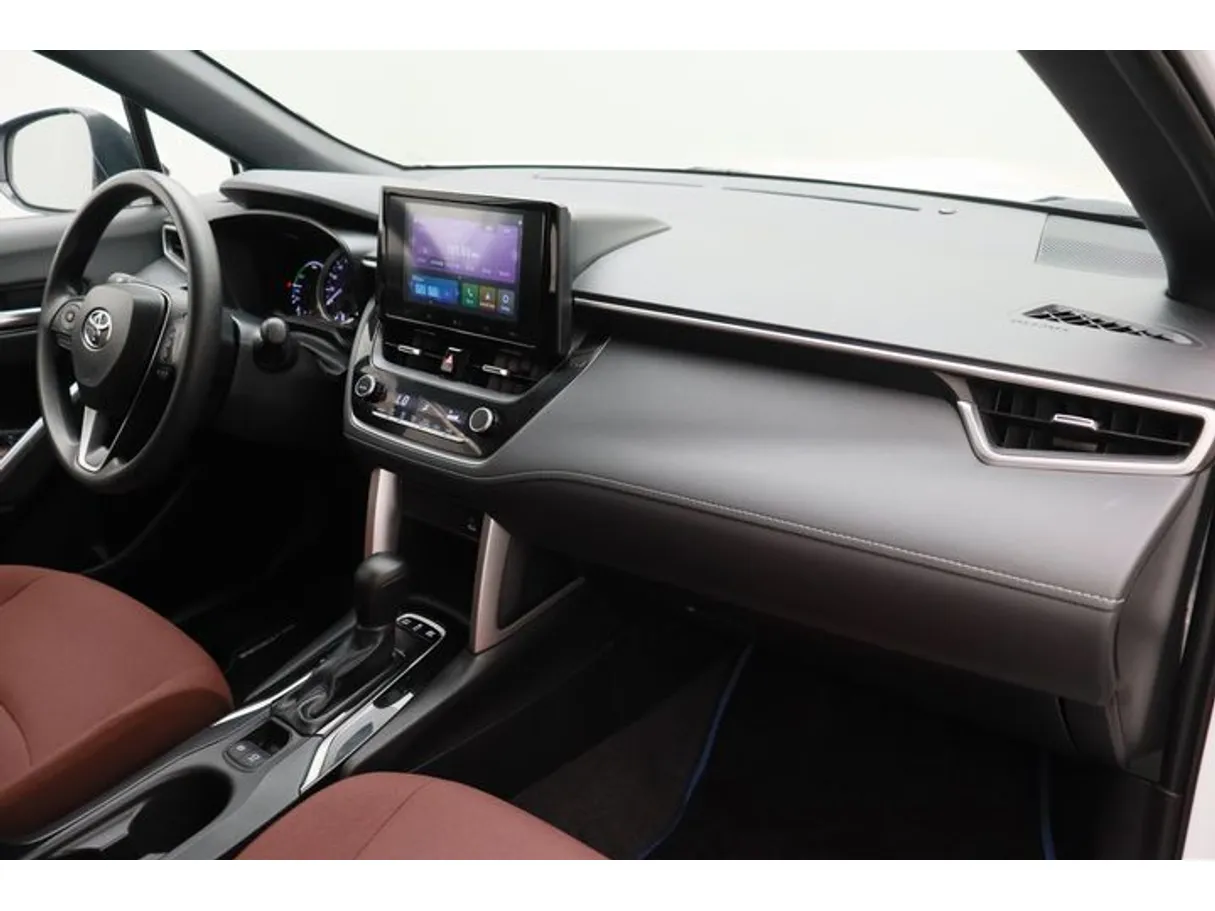 Car image 10