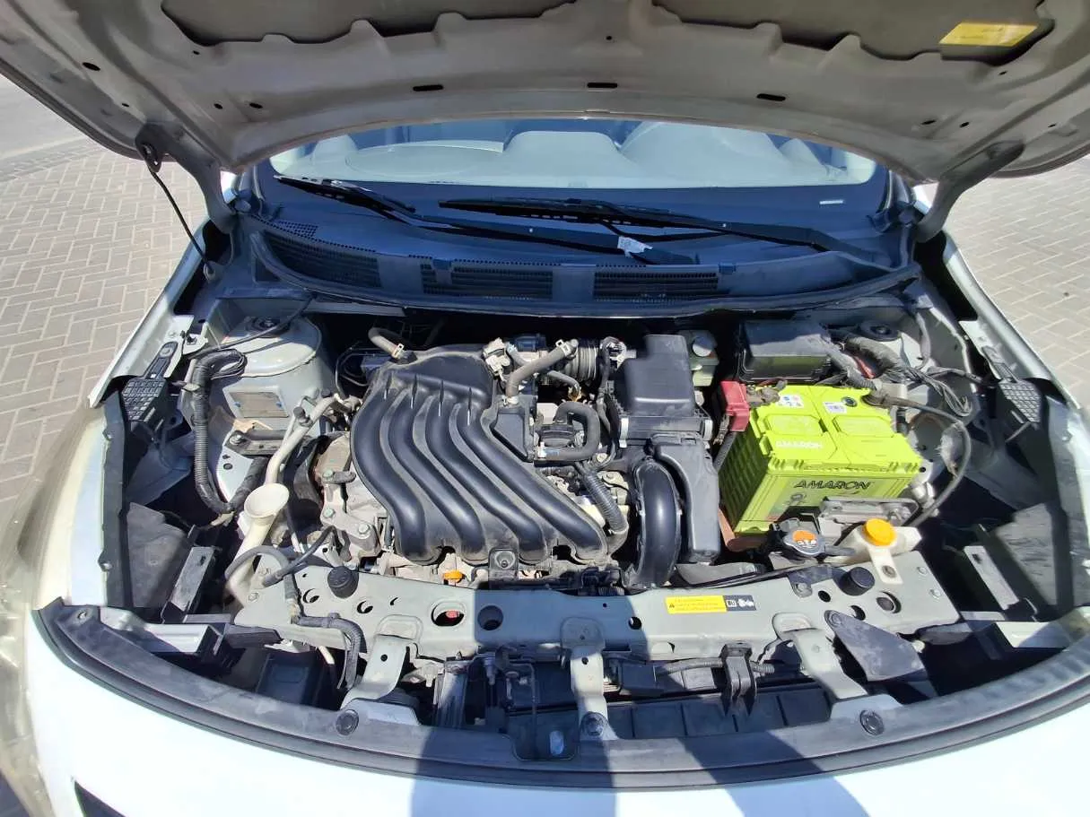 Car image 19