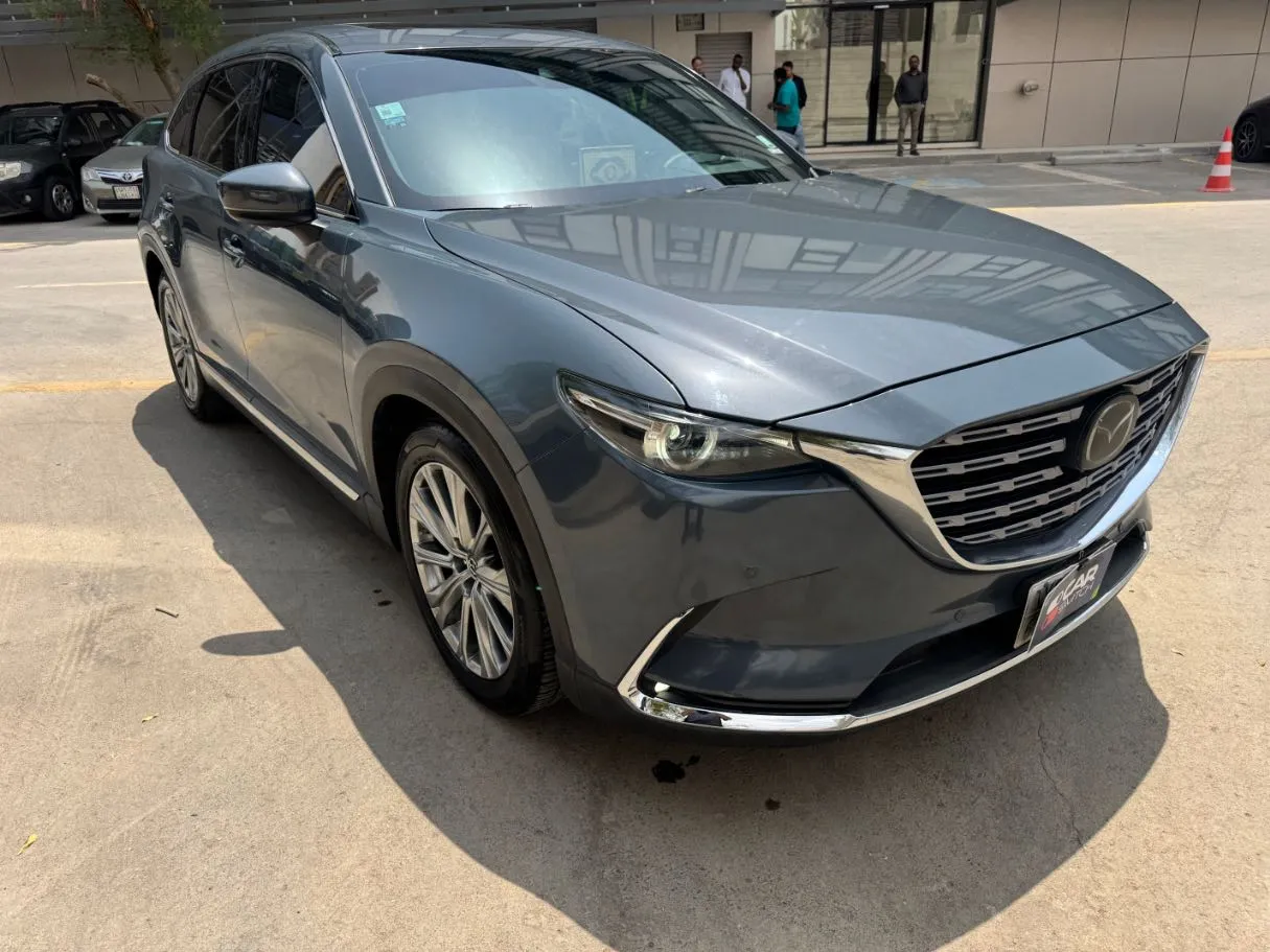 Car image 3