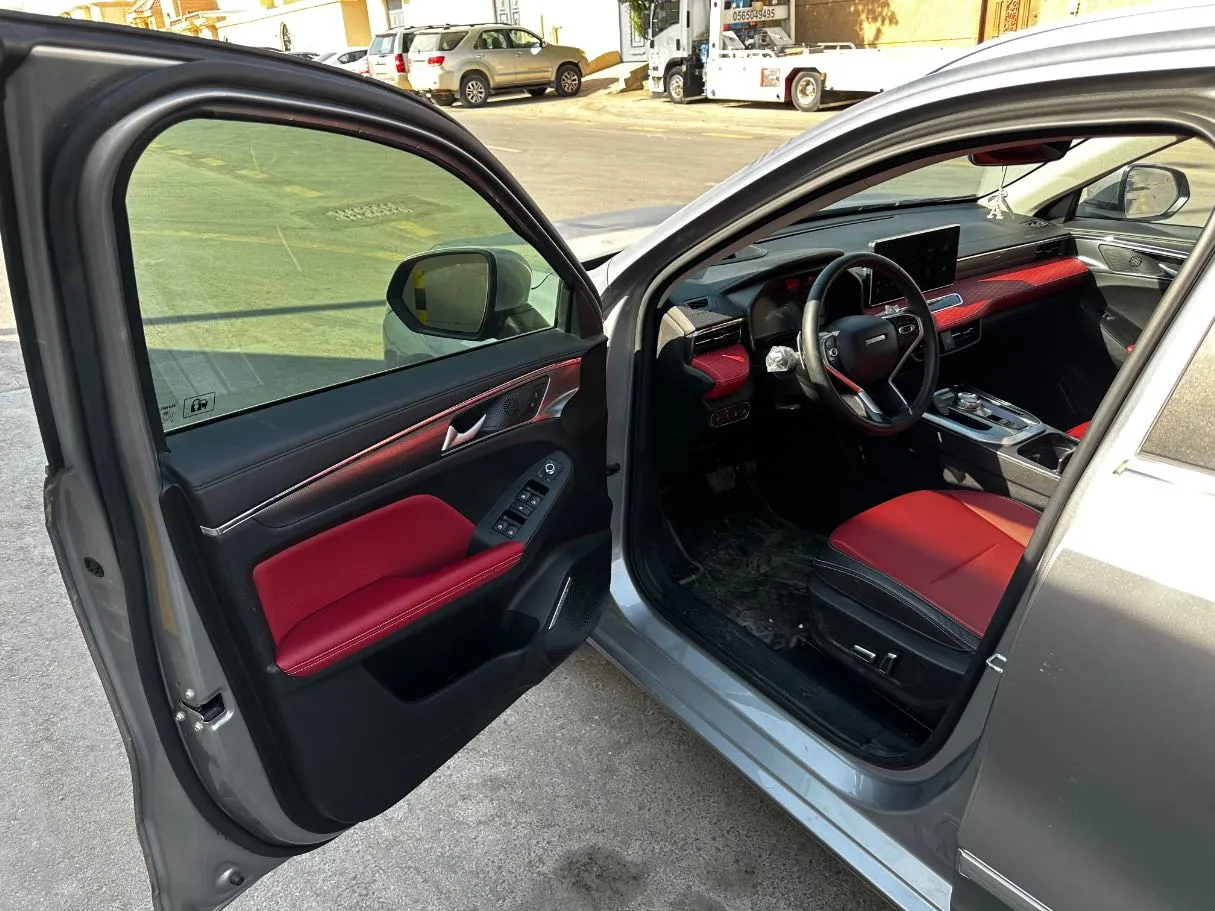 Car image 11