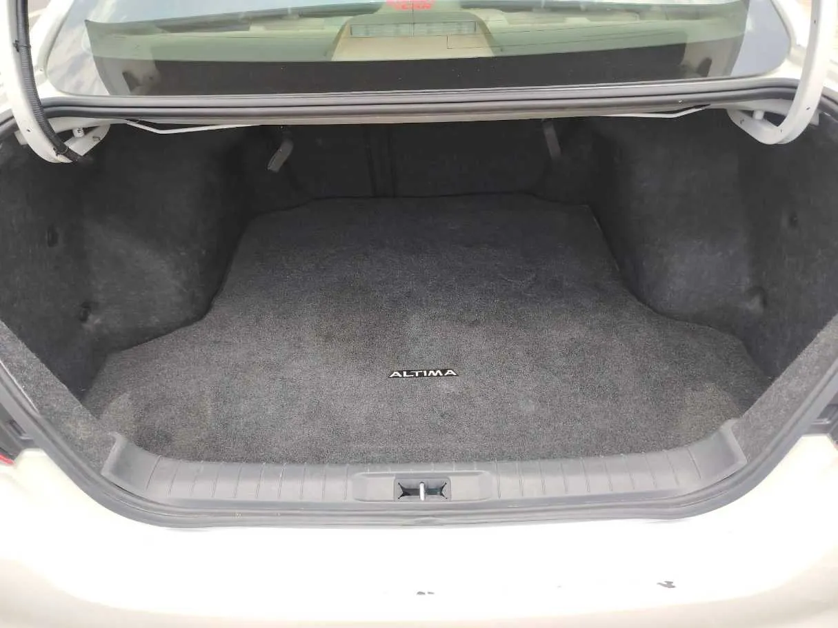 Car image 33