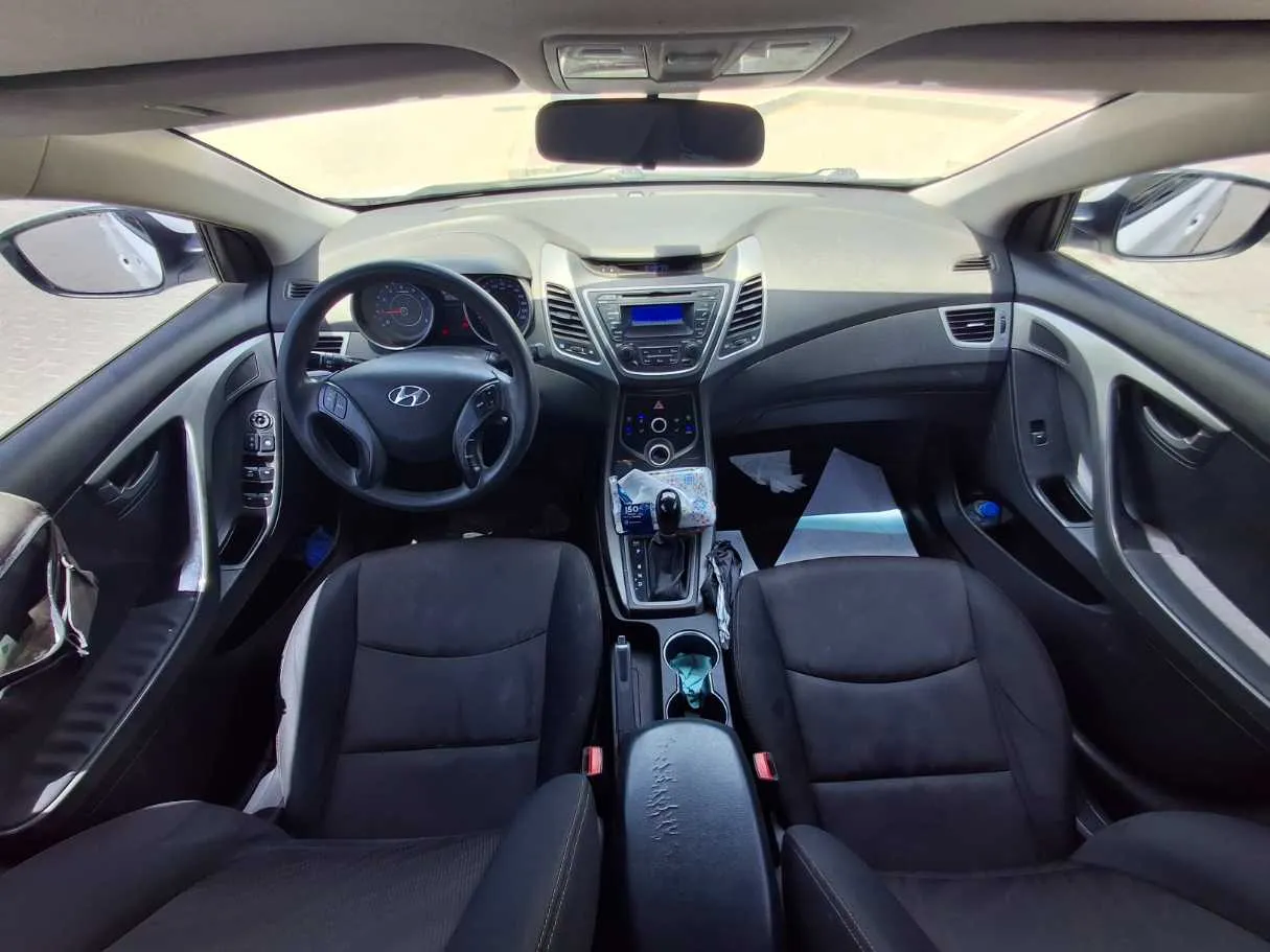 Car image 14