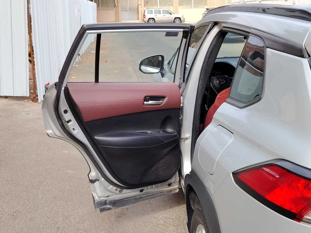 Car image 13