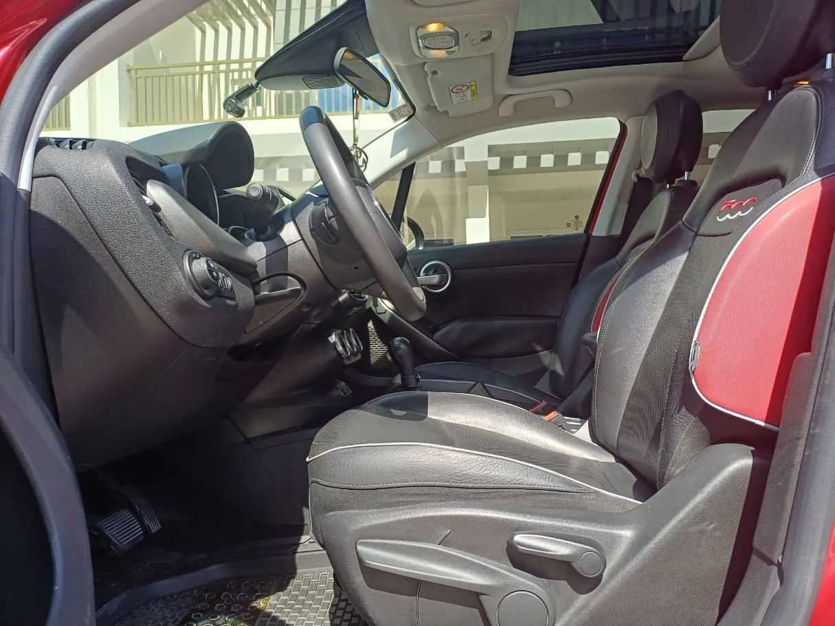 Car image 12