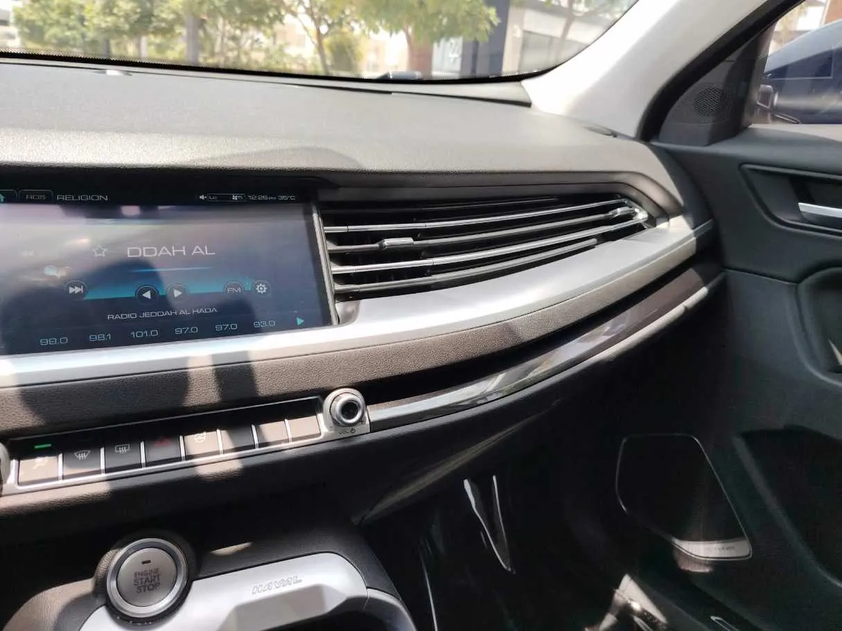 Car image 37