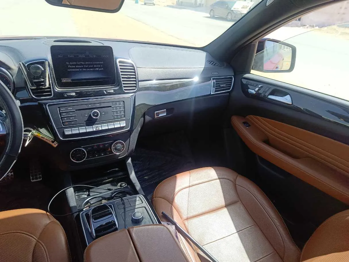 Car image 33