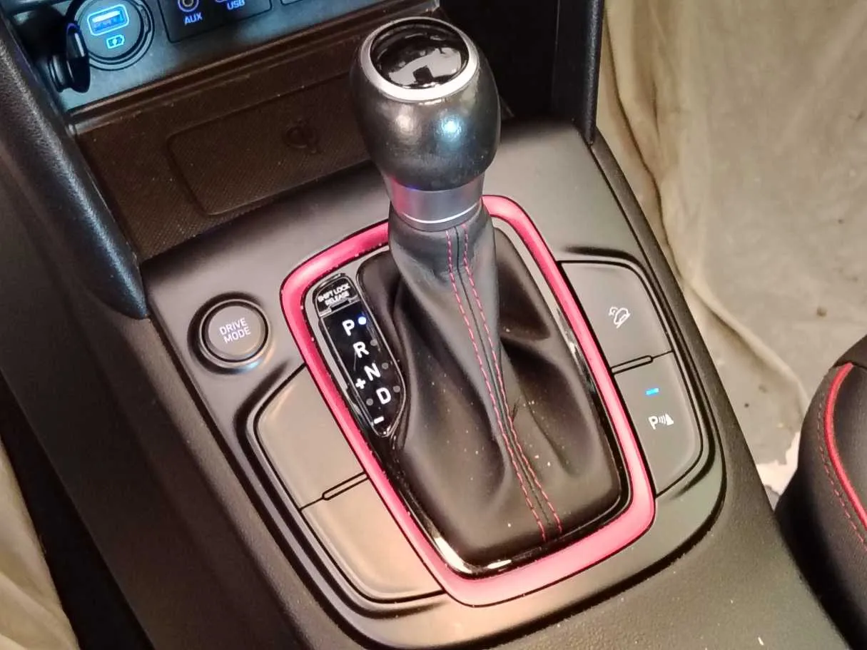 Car image 19