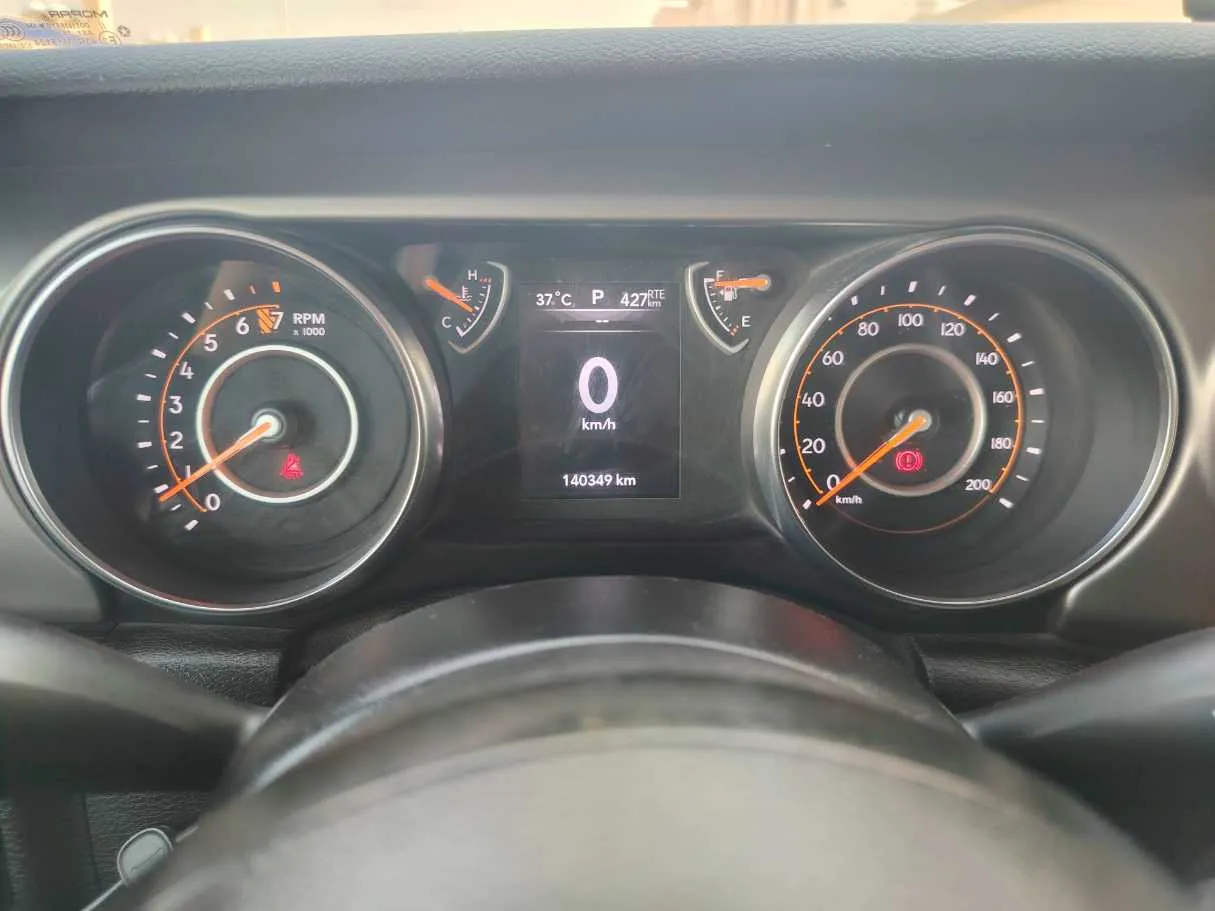Car image 28
