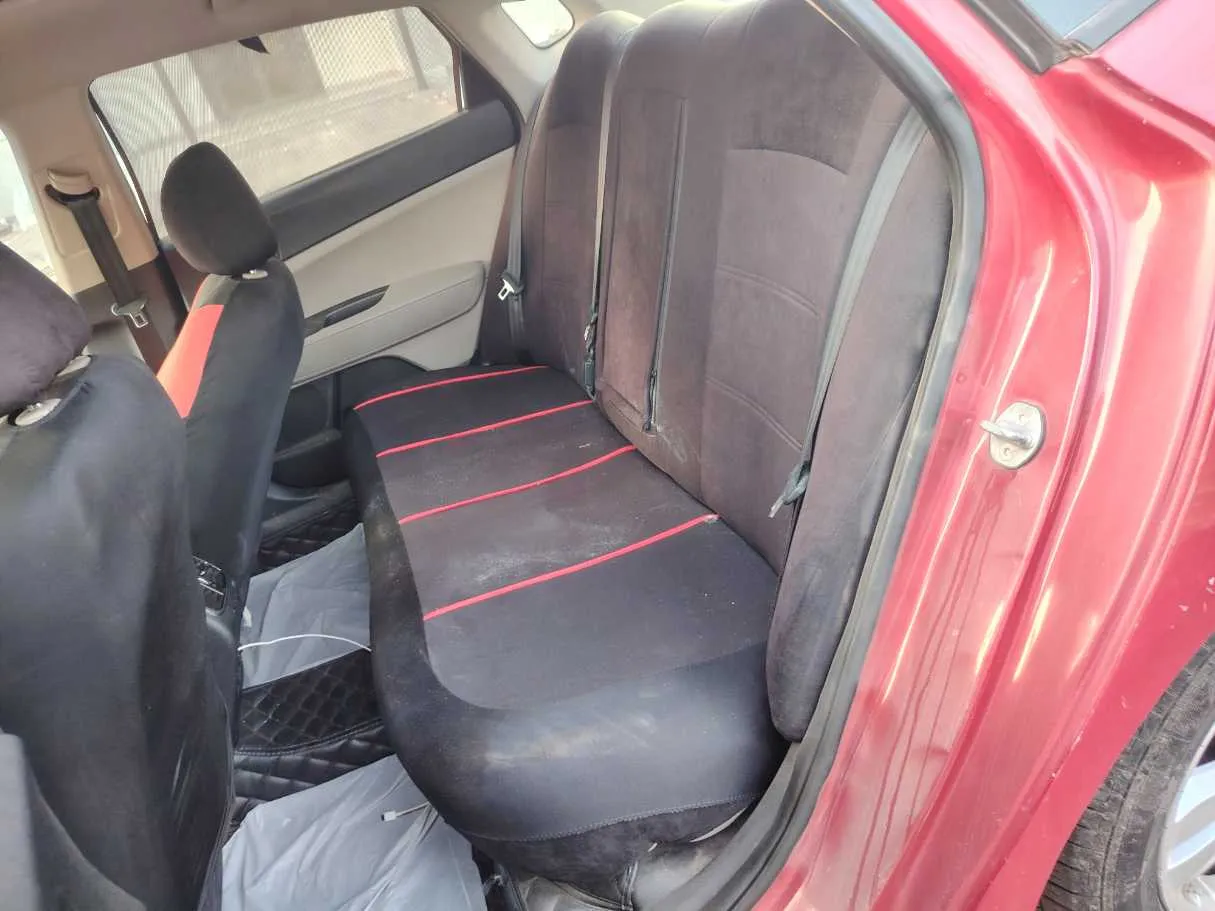 Car image 16