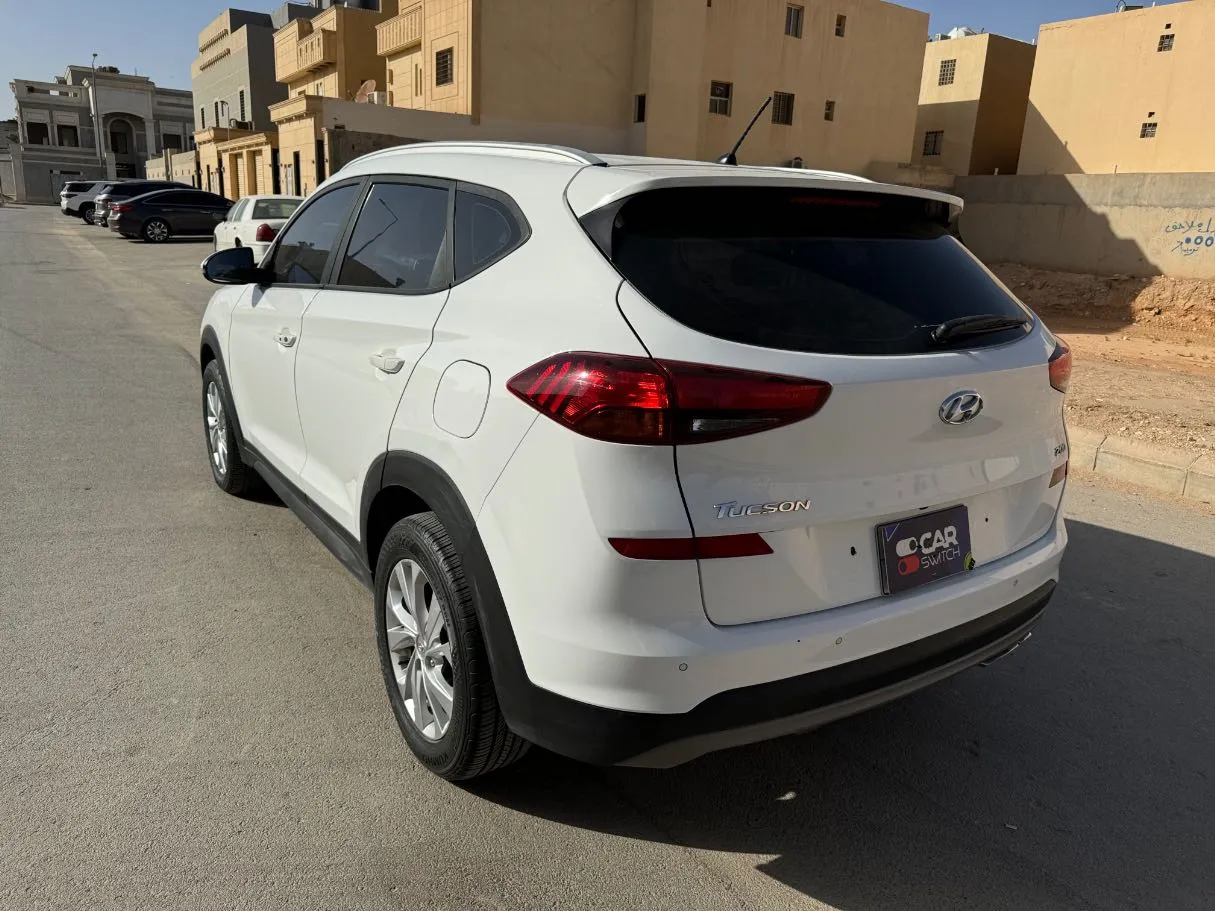 Car image 7