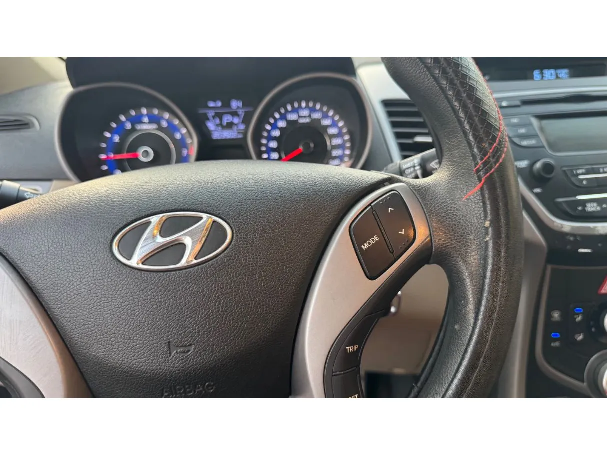 Car image 18