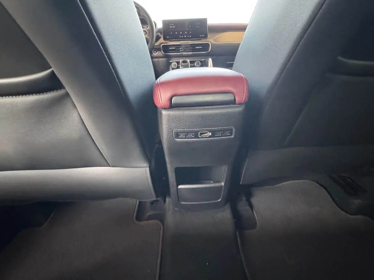 Car image 24