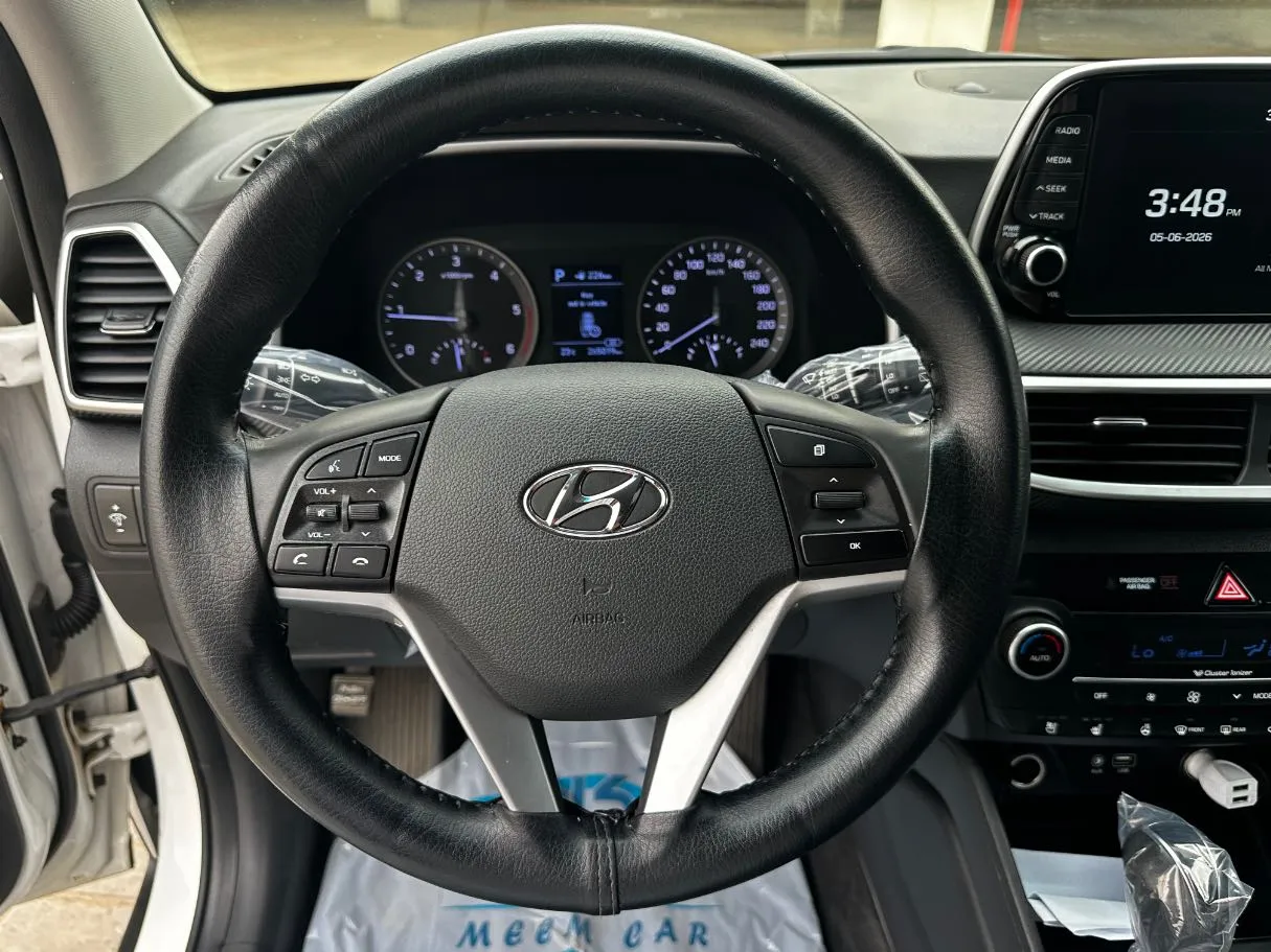 Car image 20