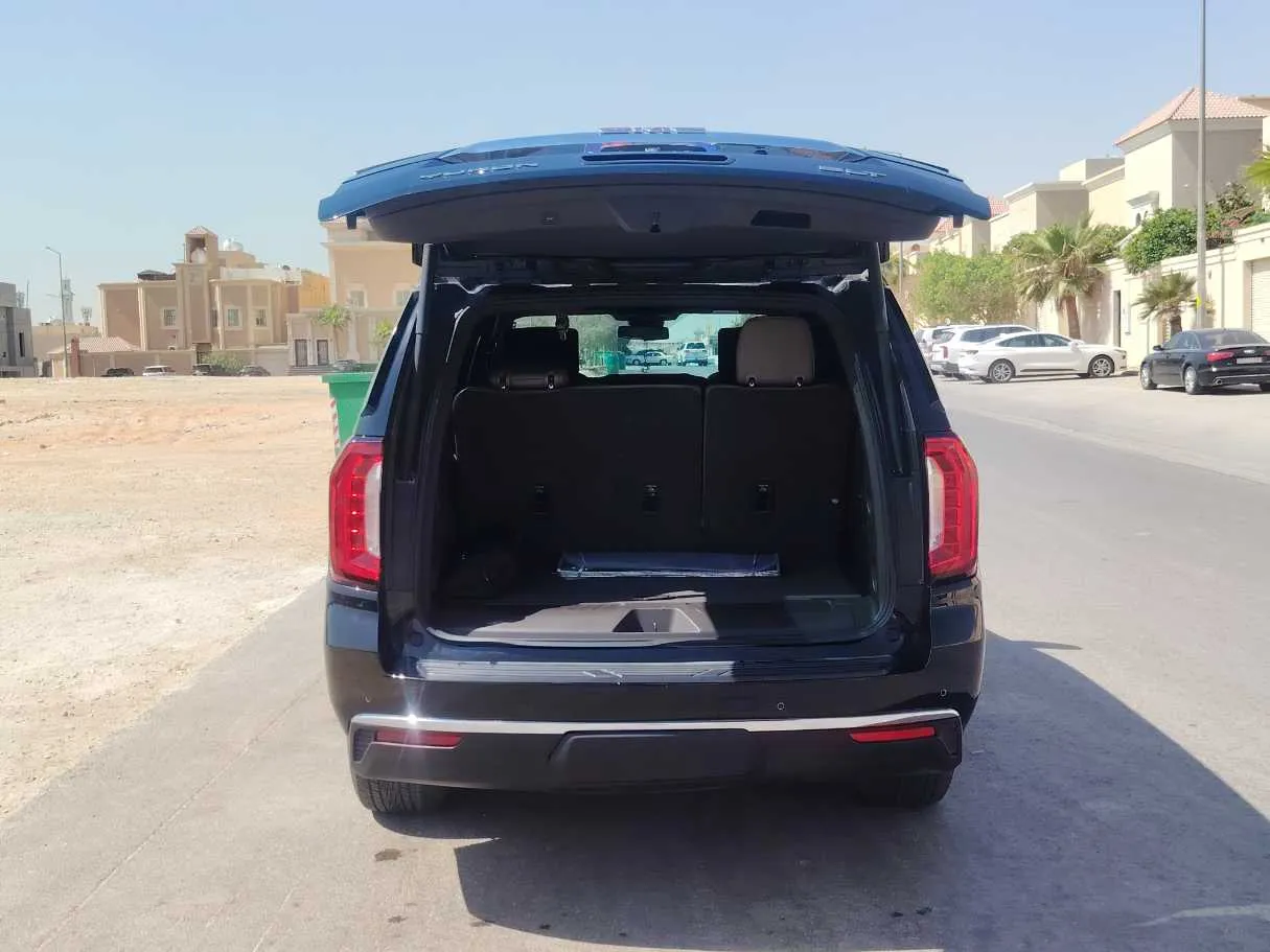 Car image 23