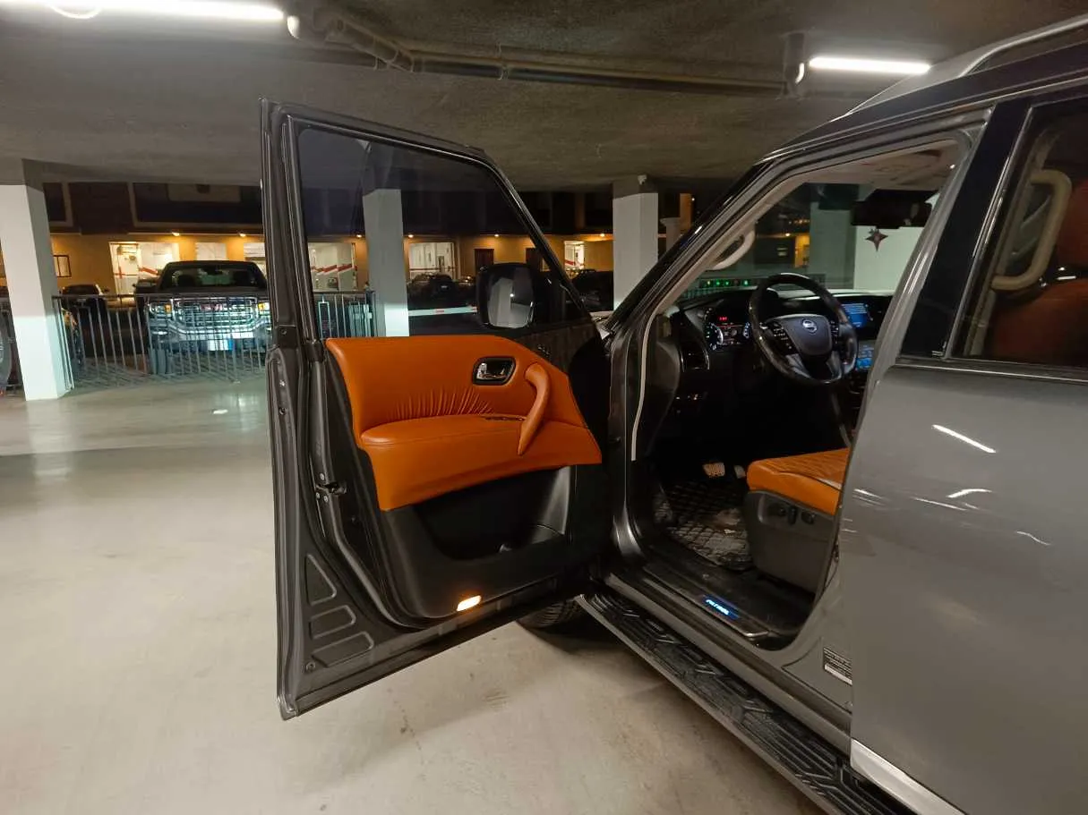 Car image 12