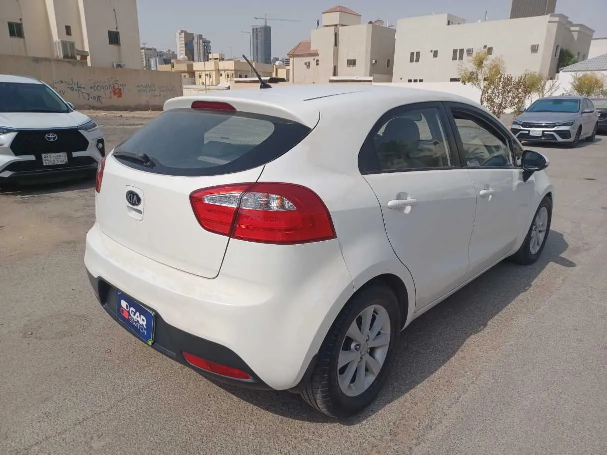 Car image 5