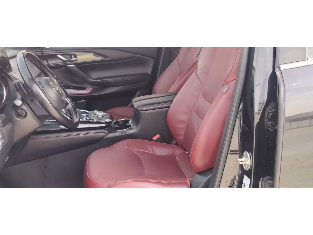 Car image 14