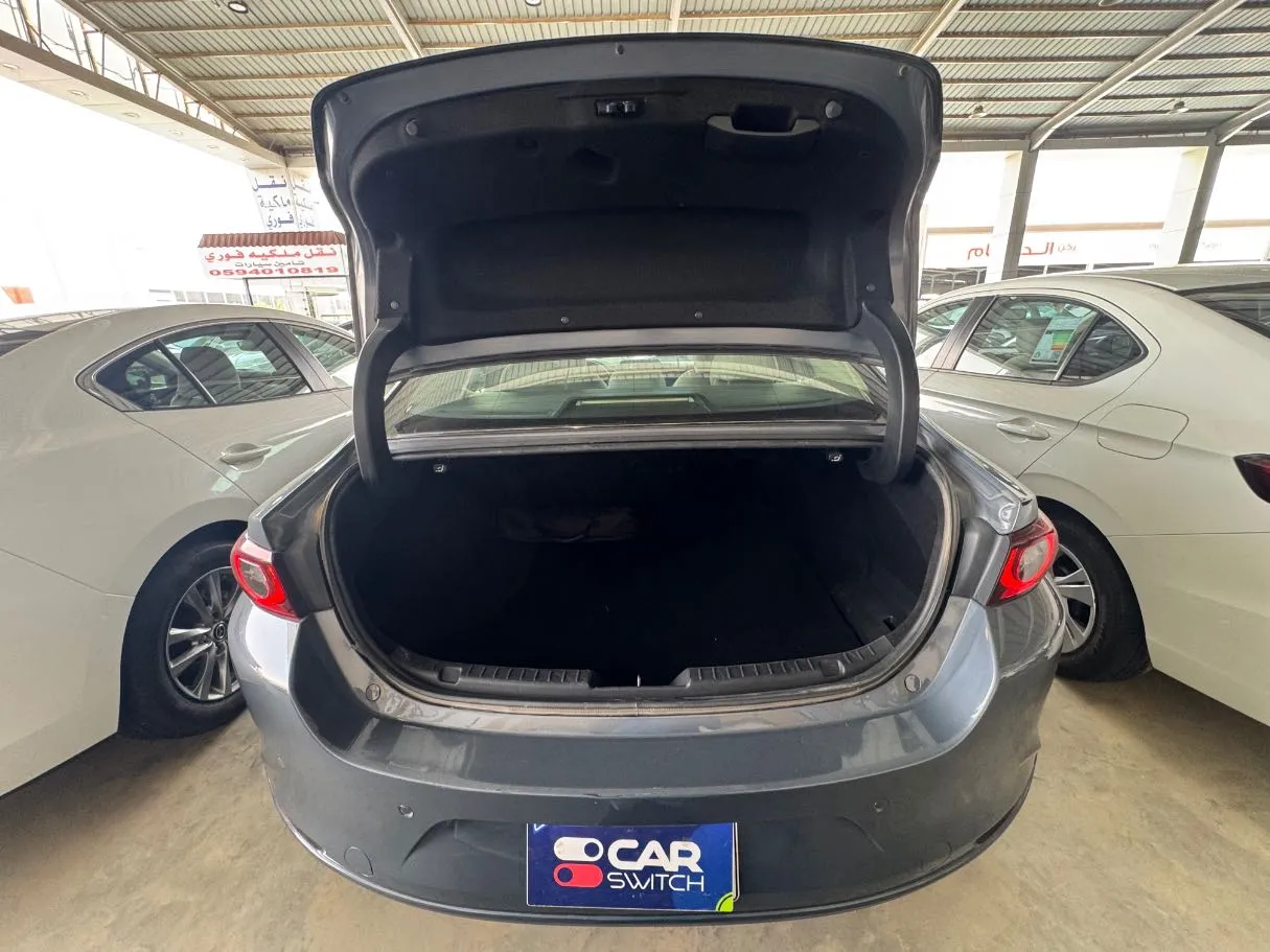 Car image 17