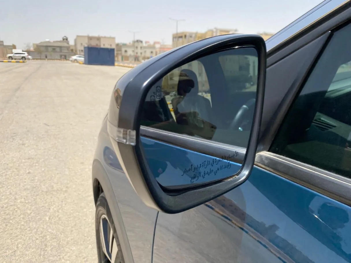 Car image 28