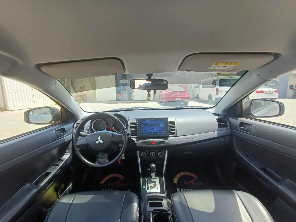 Car image 14