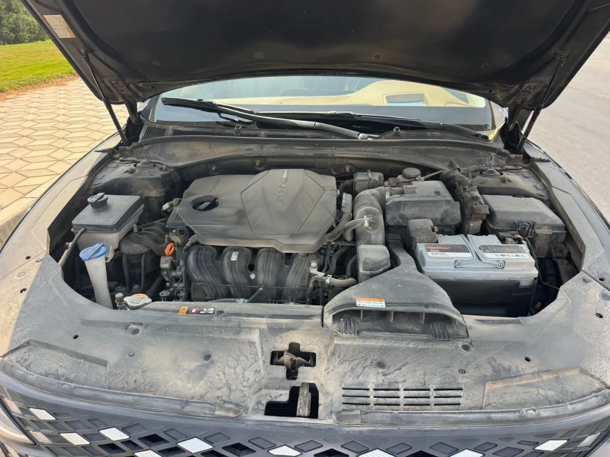 Car image 26