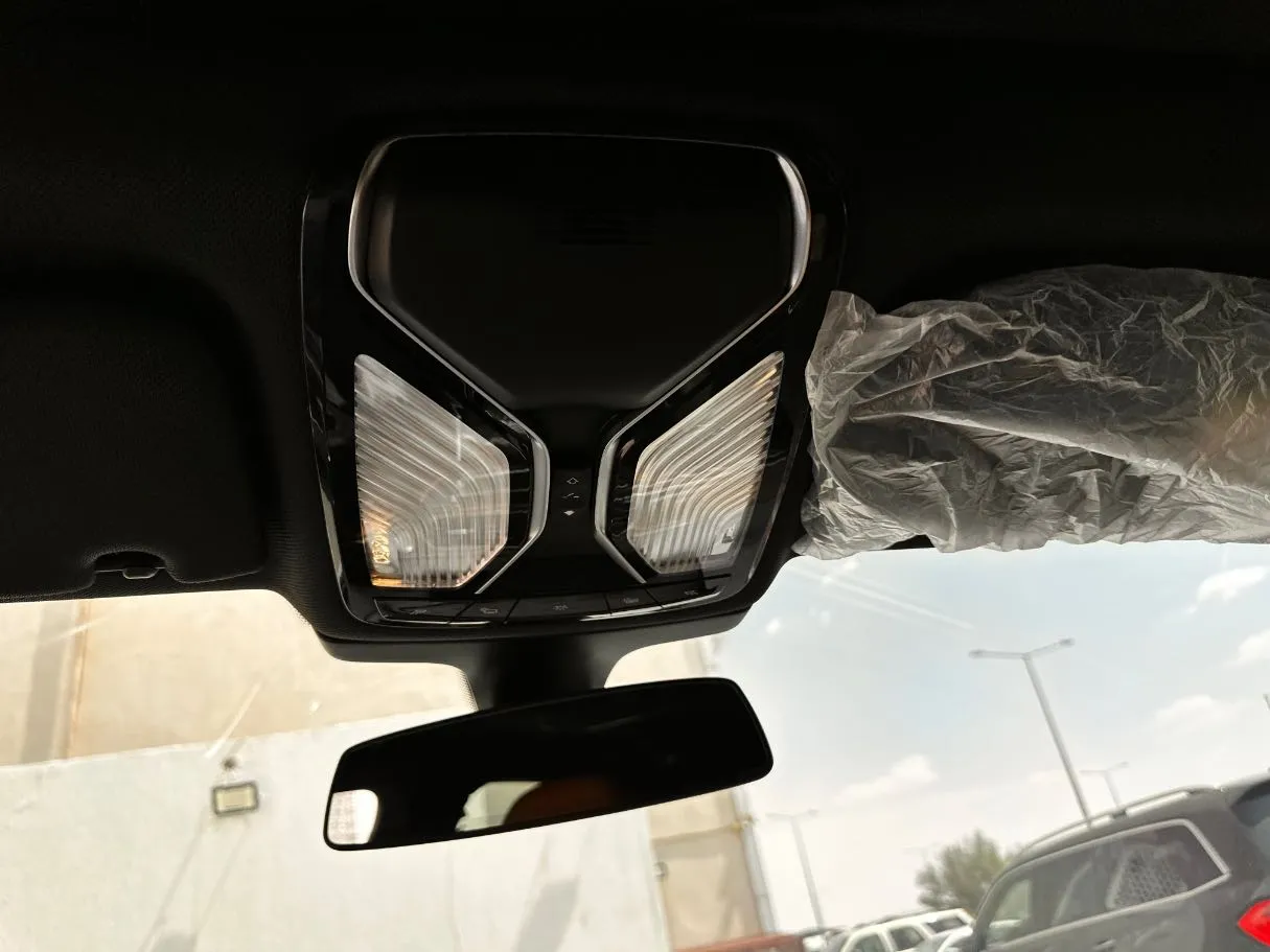 Car image 25