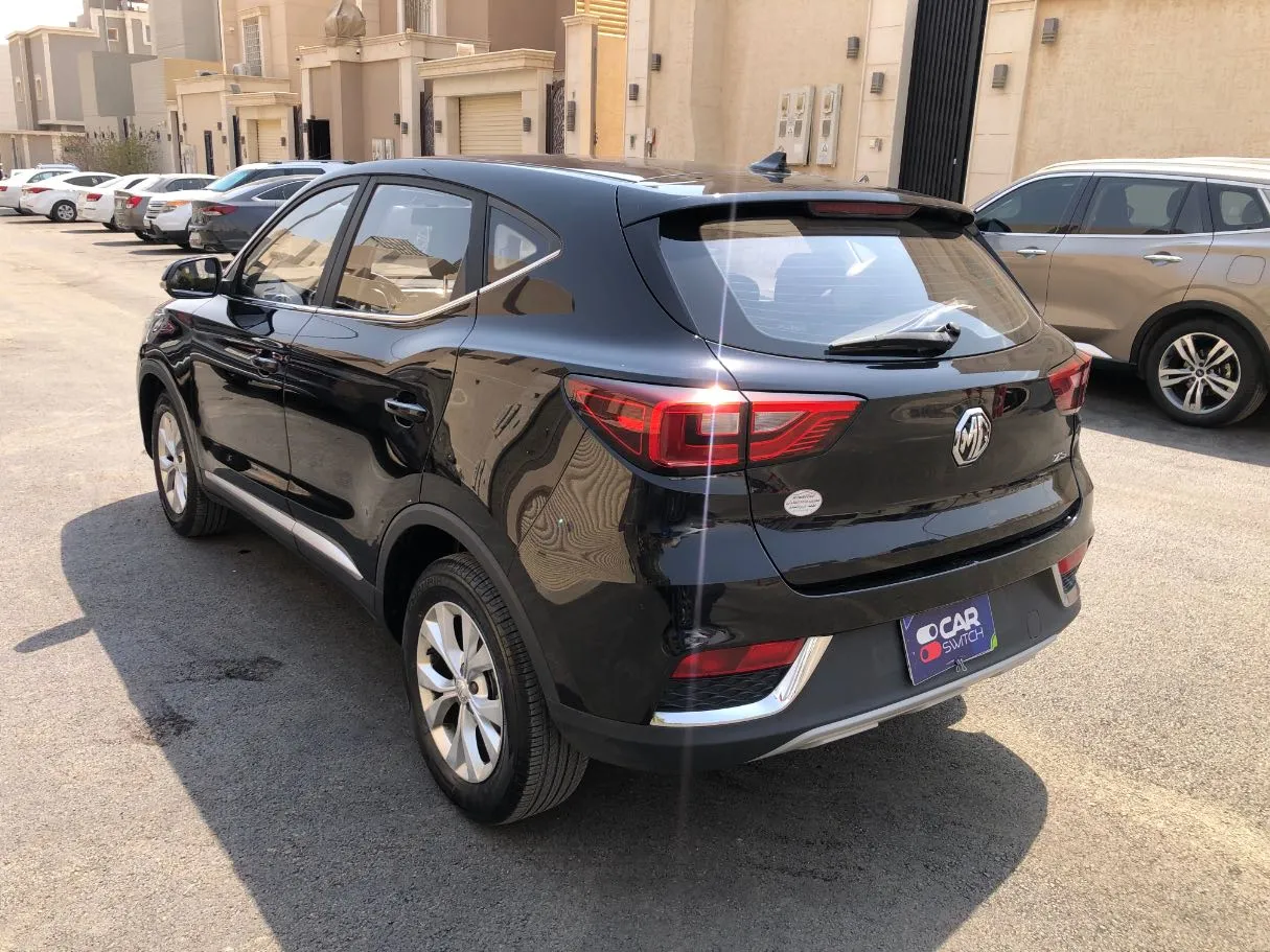 Car image 7