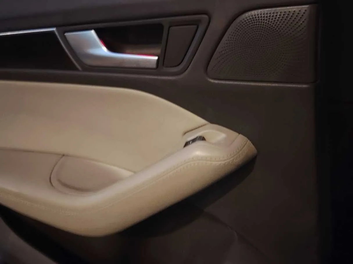 Car image 28