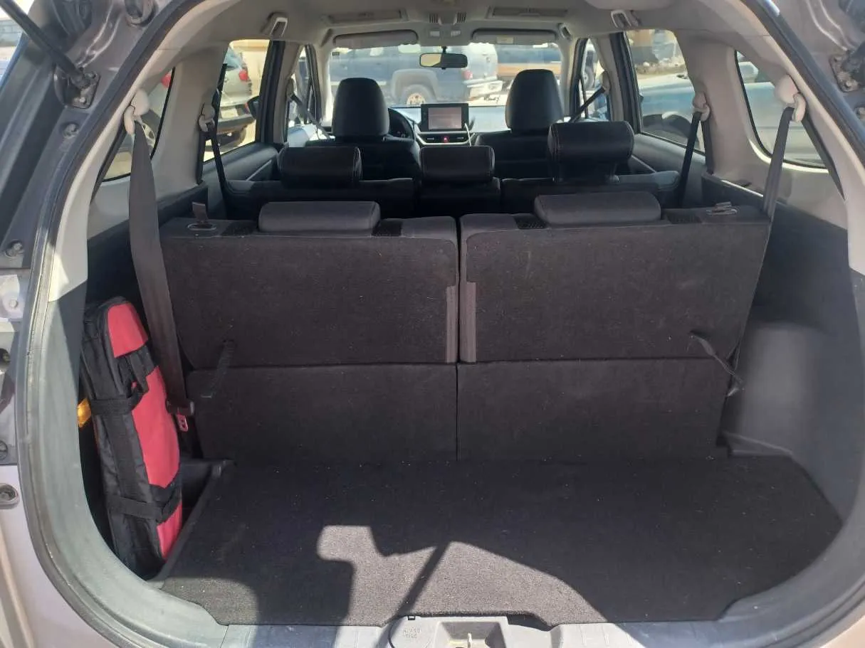 Car image 21