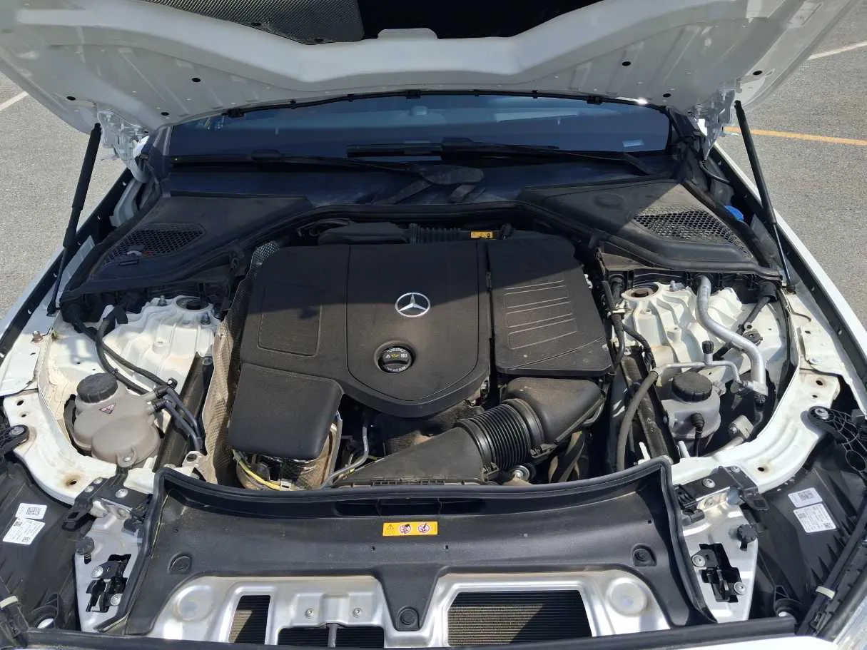 Car image 19