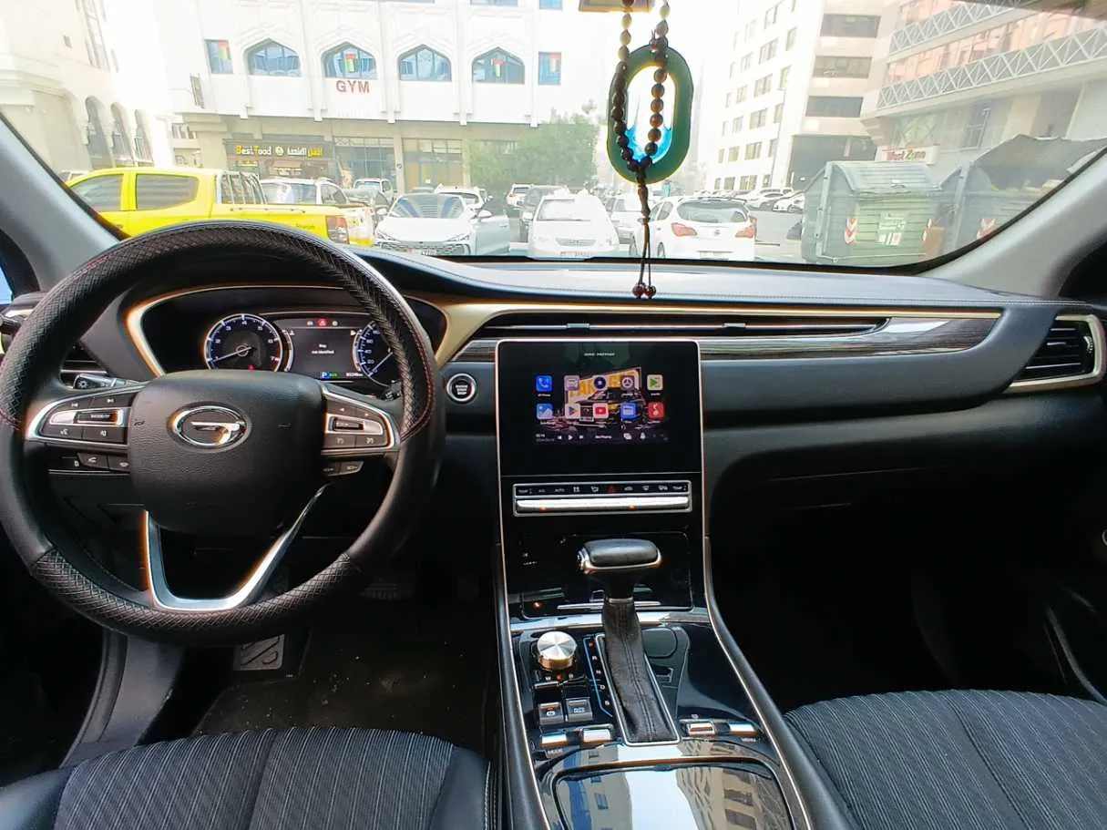 Car image 14