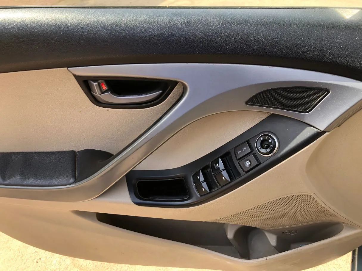 Car image 21
