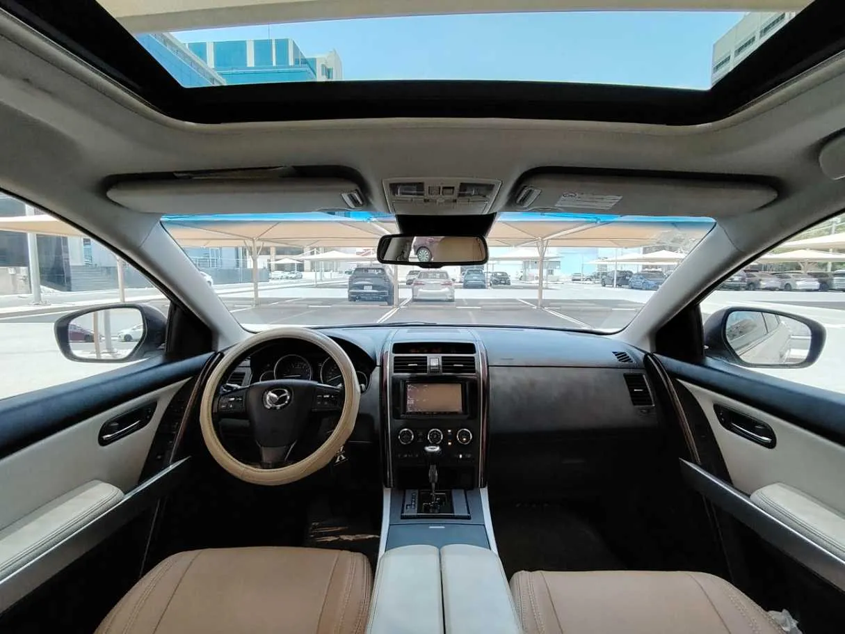 Car image 17