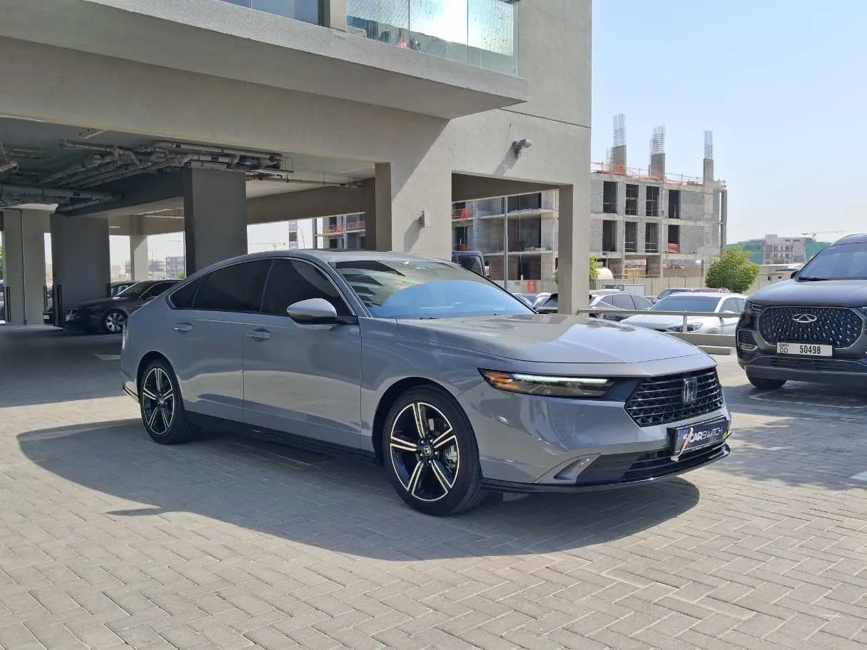 Car image 3
